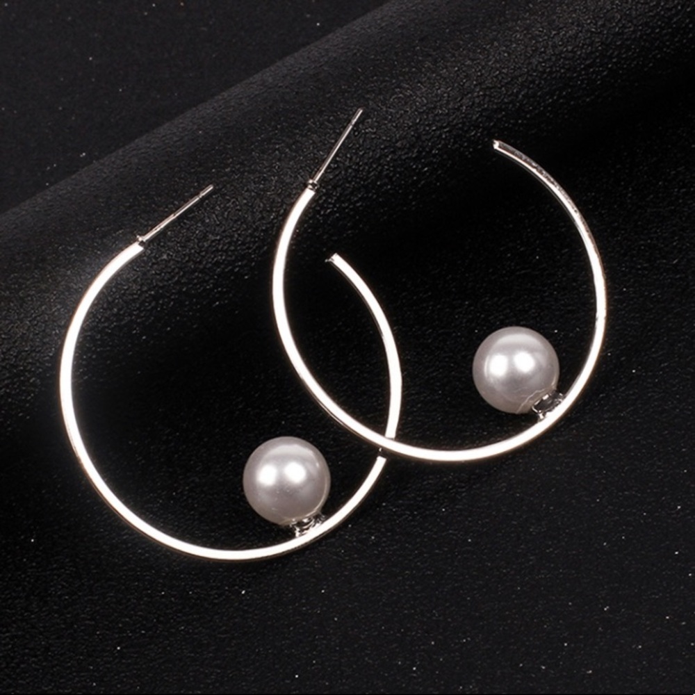 Faux Pearl Hoop Earrings - Picture 4 of 8